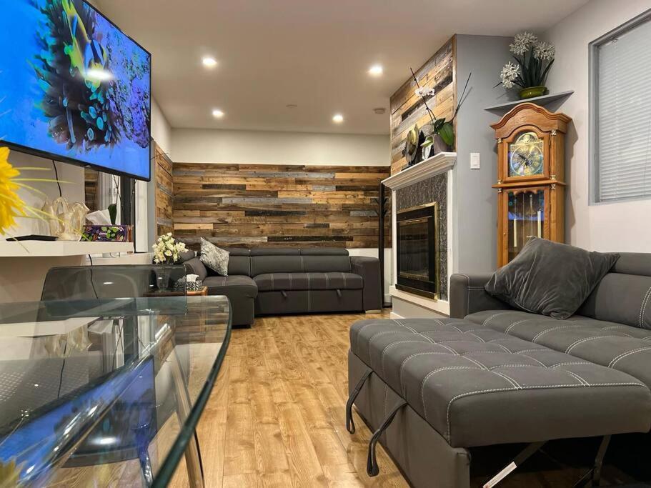 Westview Vacation Rental - Two Br House North Vancouver Eksteriør billede